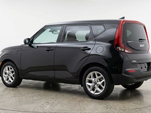 Used 2025 Kia Soul LX w/ LX Technology Package FWD image 6