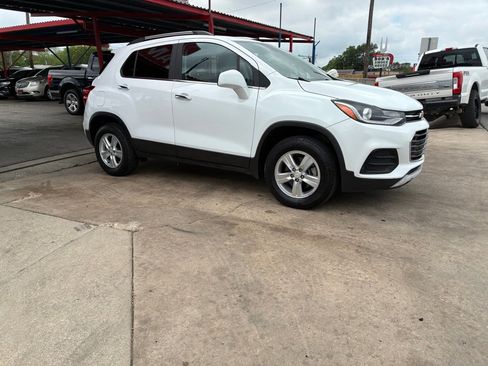 Used 2019 Chevrolet Trax LT w/ LT Convenience Package AWD/4WD image 10