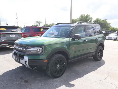Used 2025 Ford Bronco Sport Badlands image 3
