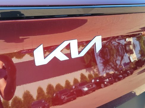 Used 2023 Kia Sportage X-Line w/ X-Line Premium Package AWD/4WD image 6