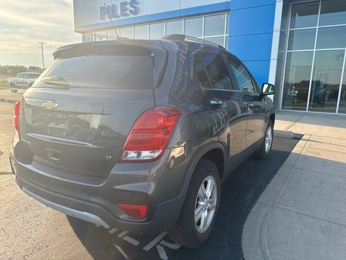Used 2019 Chevrolet Trax LT w/ Driver Confidence Package AWD/4WD image 3