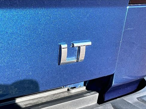 Used 2018 Chevrolet Silverado 1500 LT w/ All Star Edition AWD/4WD image 9