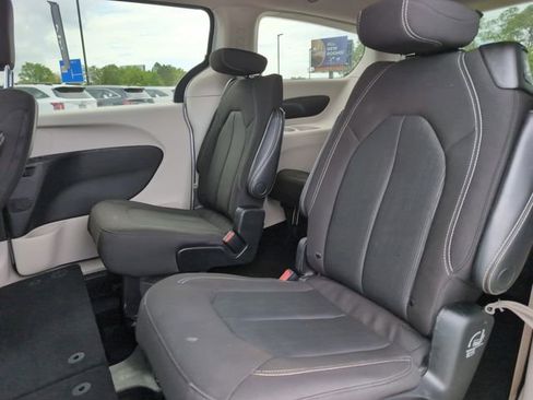 Used 2023 Chrysler Voyager LX FWD image 29
