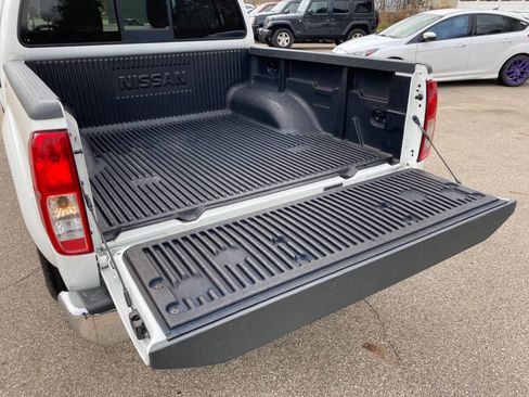 Used 2017 Nissan Frontier SV image 34