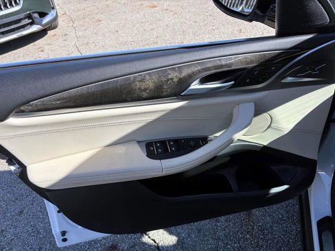 Used 2019 BMW X3 xDrive30i w/ Premium Package image 11