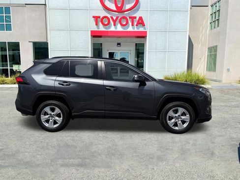 Used 2019 Toyota RAV4 XLE w/ All Weather Liner Package FWD image 8