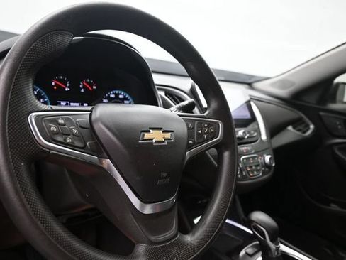 Used 2022 Chevrolet Malibu LT FWD image 10