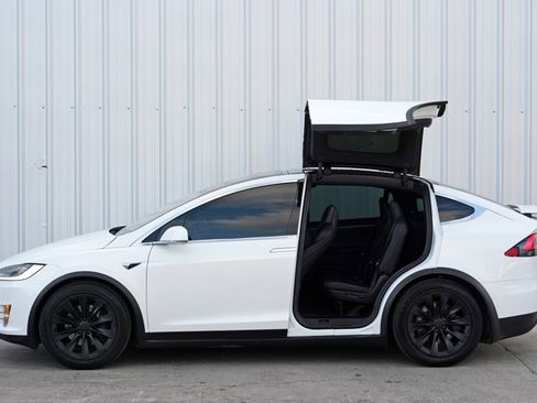 Used 2017 Tesla Model X 75D image 48