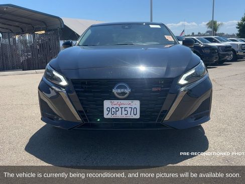 Used 2023 Nissan Altima 2.5 SR FWD image 2