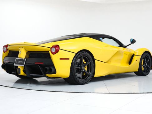 Used 2014 Ferrari LaFerrari image 3