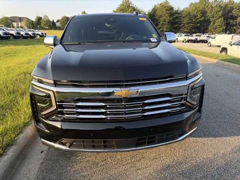 Used 2026 Chevrolet Tahoe Premier AWD/4WD image 3