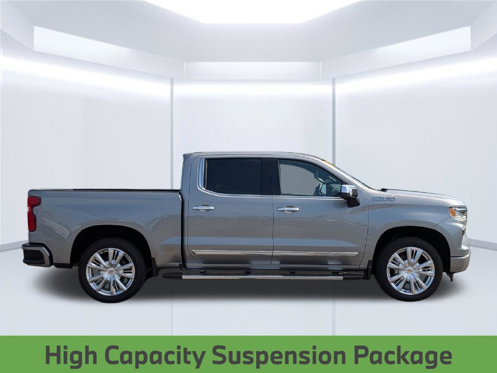 Used 2024 Chevrolet Silverado 1500 High Country w/ High Country Premium Package AWD/4WD image 8
