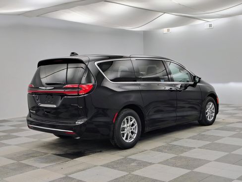 New 2026 Chrysler Pacifica Select FWD image 10