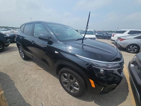 Certified 2026 Kia Seltos LX AWD/4WD image 1
