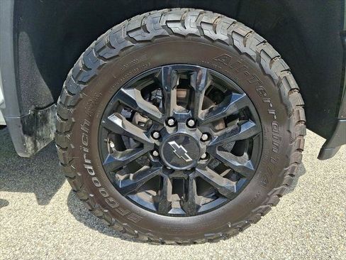 Used 2026 Chevrolet Silverado 2500 LTZ w/ LTZ Plus Package AWD/4WD image 9