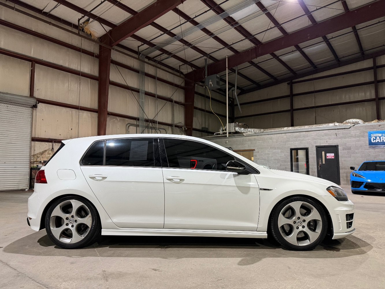 Used 2017 Volkswagen Golf R 4-Door AWD/4WD image 4