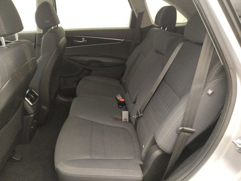 Used 2018 Kia Sorento AWD image 18