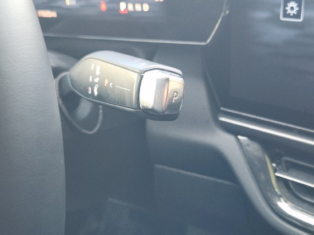 Used 2024 Chevrolet Equinox EV RS FWD image 7