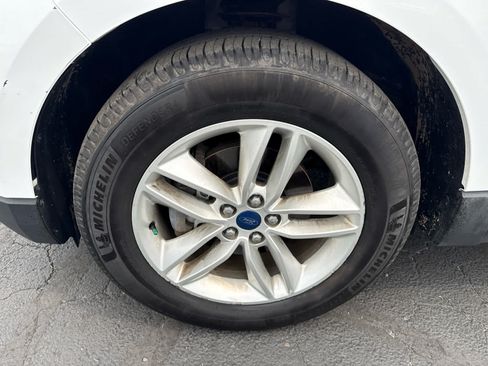 Used 2017 Ford Edge SEL w/ Equipment Group 201A FWD image 9