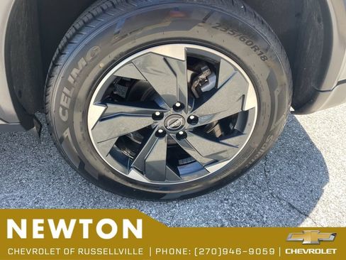 Used 2024 Nissan Rogue SV AWD/4WD image 48