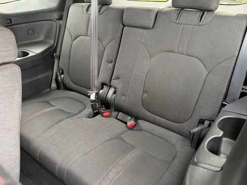 Used 2025 Honda Pilot Sport image 17