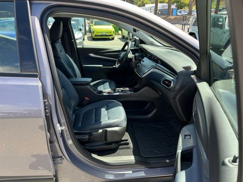 Used 2023 Chevrolet Bolt EUV Premier FWD image 35