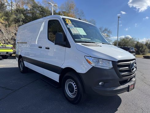 Used 2021 Mercedes-Benz Sprinter 1500 image 1