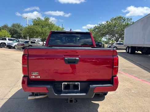 Certified 2025 Toyota Tacoma SR5 w/ SR5 Upgrade Package AWD/4WD image 6