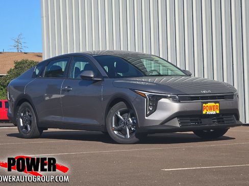 New 2026 Kia K4 LXS image 1