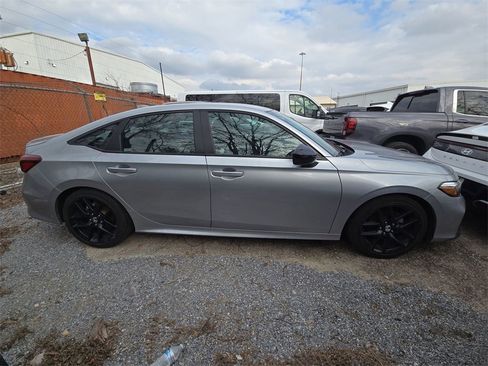 Used 2025 Honda Civic Sport image 3