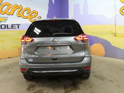 Used 2019 Nissan Rogue SV AWD/4WD image 7