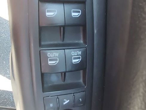 Used 2021 Jeep Grand Cherokee Overland AWD/4WD image 26
