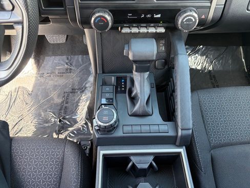 Used 2025 Toyota 4Runner 4WD image 19