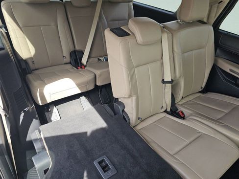 Used 2024 Ford Expedition Max XLT AWD/4WD image 5