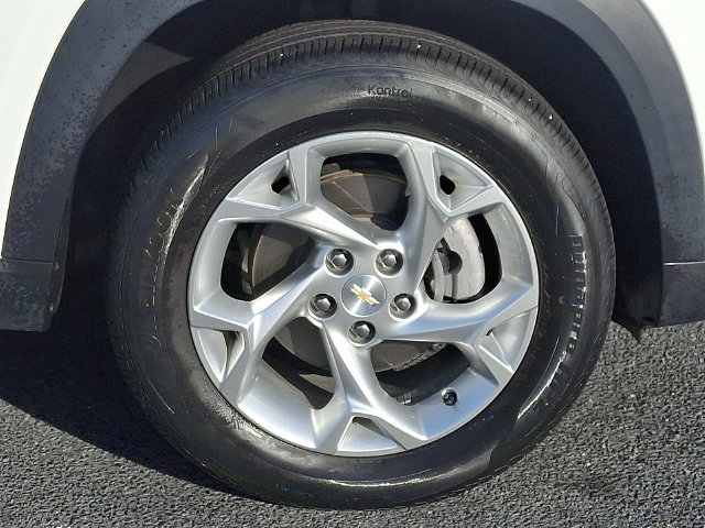 Used 2024 Chevrolet Trax LS w/ LS Convenience Package FWD image 11