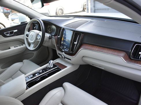 Used 2019 Volvo XC60 T8 Inscription w/ Advanced Package image 13