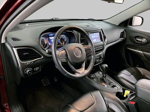 Used 2019 Jeep Cherokee Latitude Plus AWD/4WD image 12