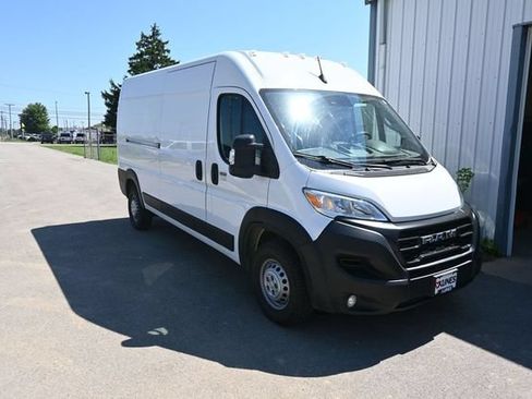 Used 2024 RAM ProMaster 2500 w/ Convenience Group FWD image 10