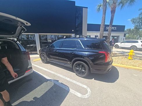 Used 2024 Hyundai Palisade XRT FWD image 3