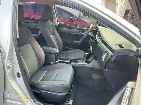 Used 2019 Toyota Corolla LE image 18
