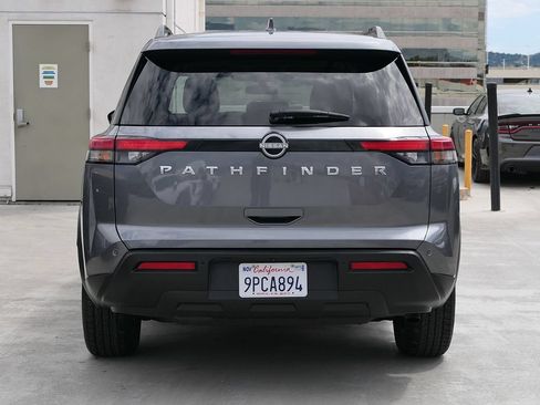 Used 2025 Nissan Pathfinder SV FWD image 5