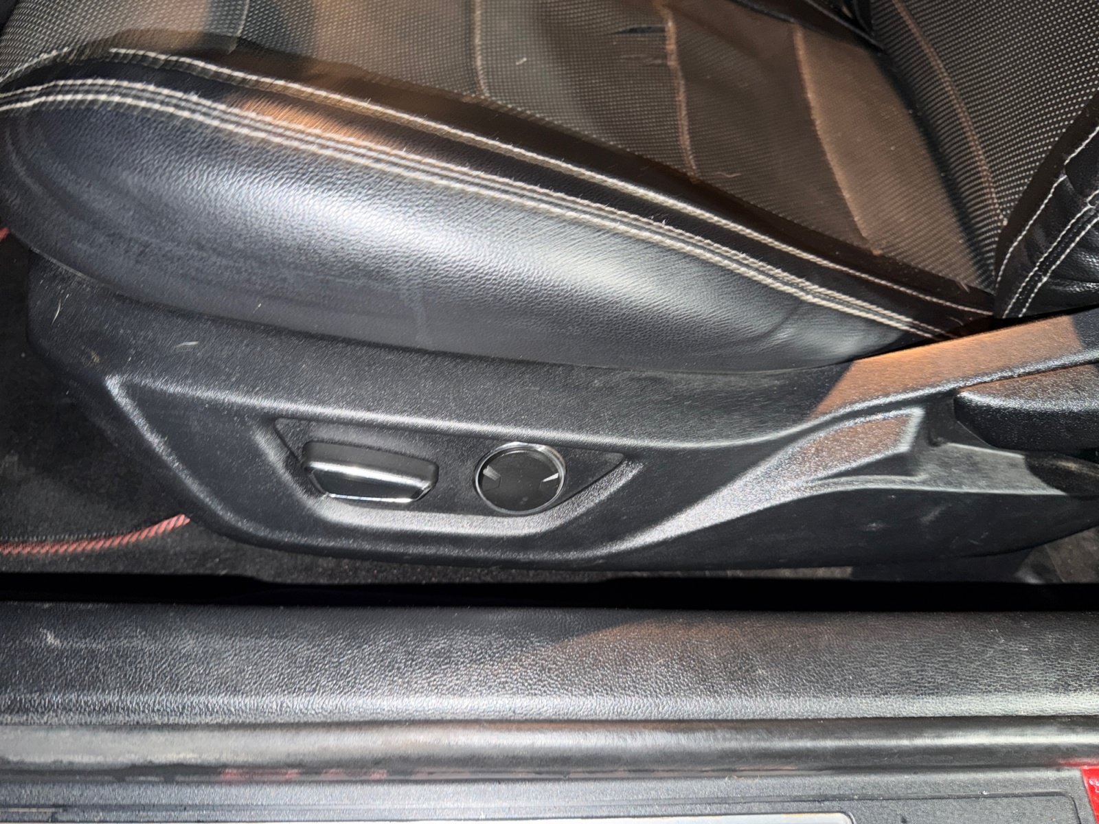 Used 2019 Ford Mustang Premium RWD image 14