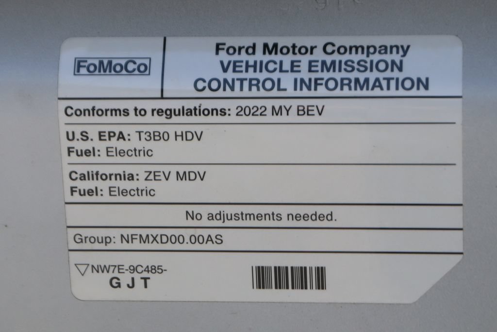 Used 2022 Ford E-Transit Medium Roof RWD image 18