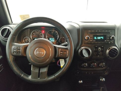 Used 2018 Jeep Wrangler Unlimited Sport S AWD/4WD image 22