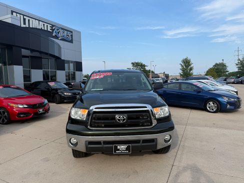 Used 2012 Toyota Tundra 4x4 Double Cab w/ Tow Pkg image 2