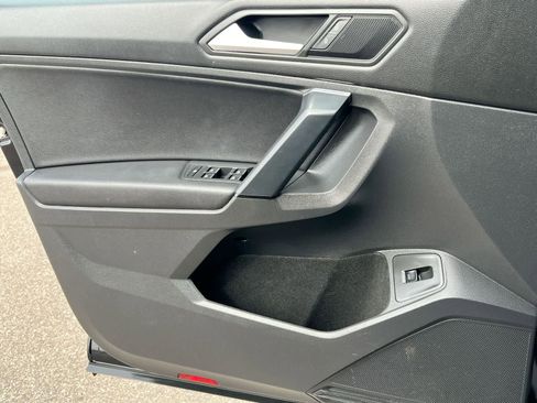 Used 2019 Volkswagen Tiguan SEL Premium R-Line image 29