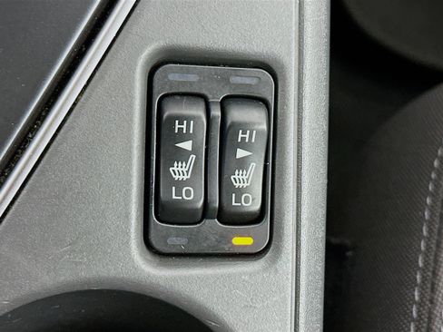 Used 2024 Subaru Crosstrek 2.0i Premium image 25