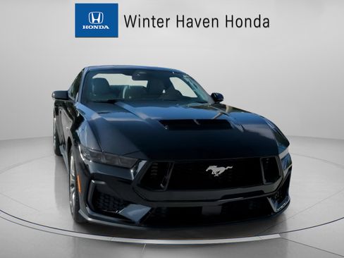 Used 2025 Ford Mustang GT Premium image 7