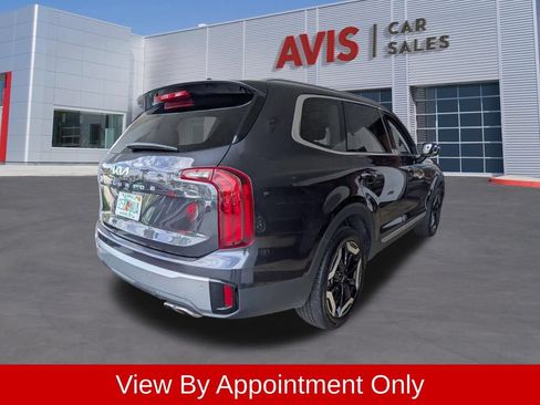 Used 2025 Kia Telluride S FWD image 6