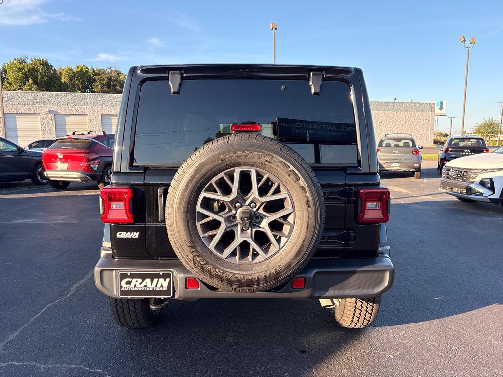 Used 2024 Jeep Wrangler Unlimited Sahara AWD/4WD image 6
